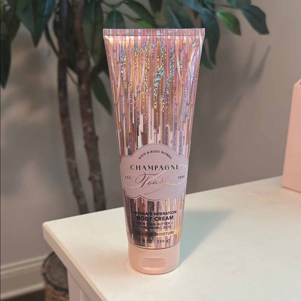 NWT: Bath & Body Works “Champagne Toast” Ultimate Hydration Body Cream